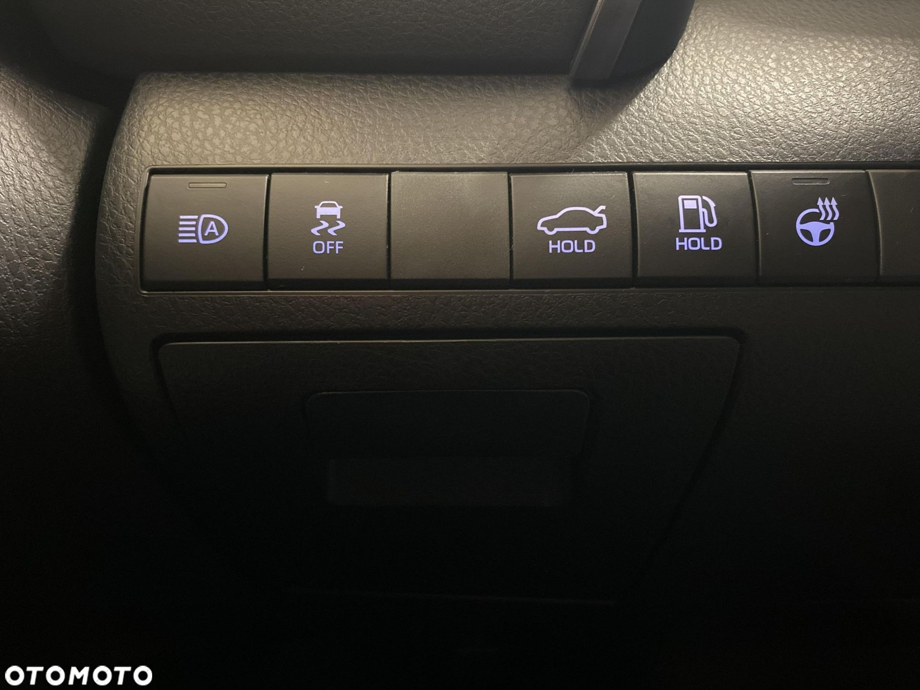 Toyota Camry 2.5 Hybrid Executive CVT - 19