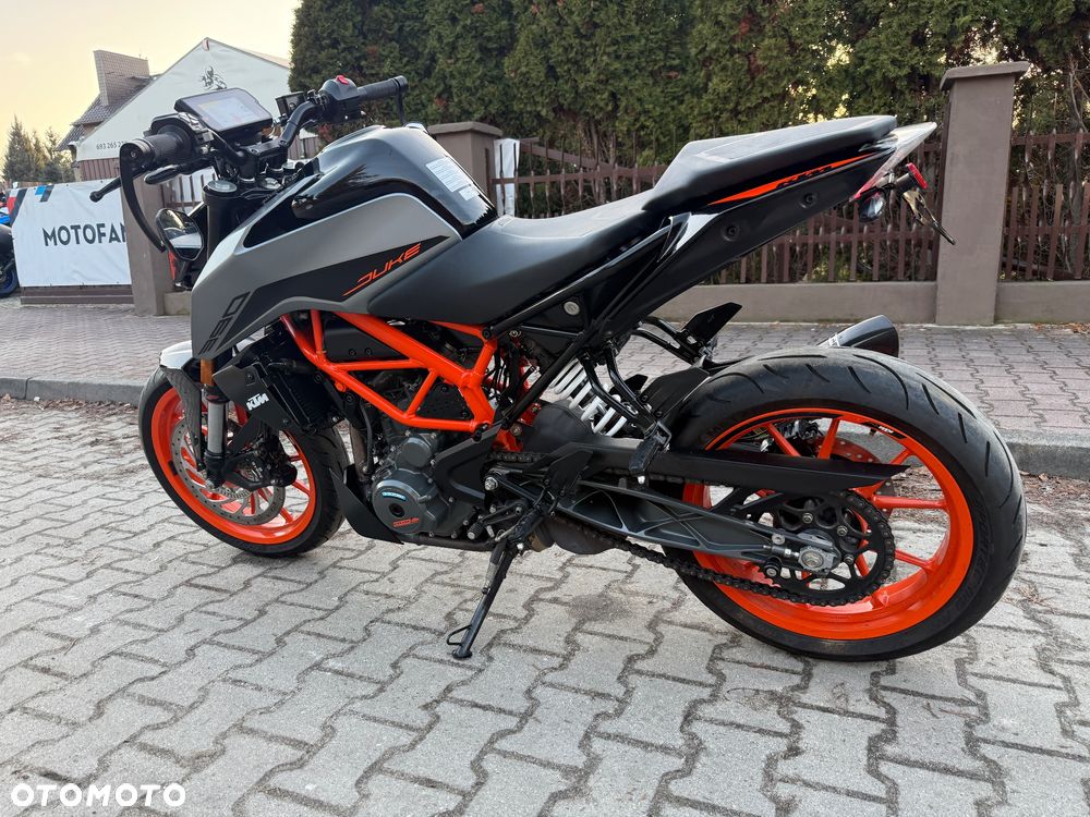 KTM Duke - 17