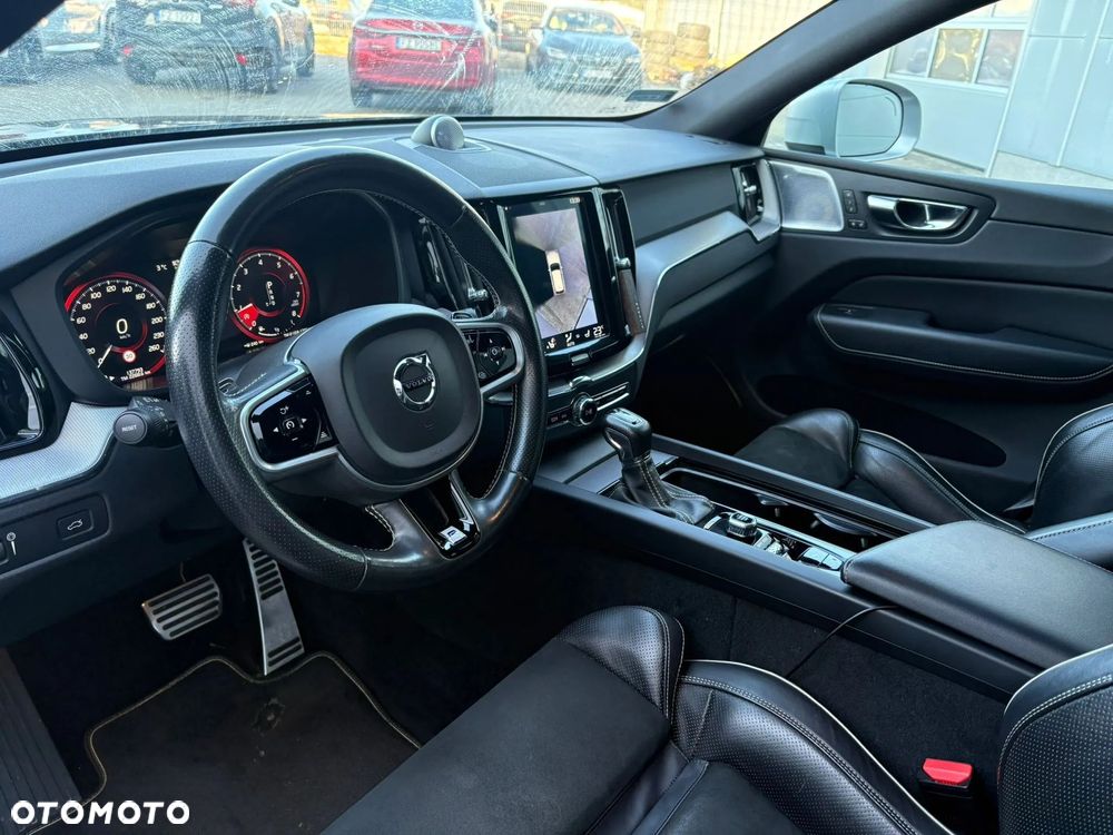 Volvo XC 60 T5 AWD R-Design - 6