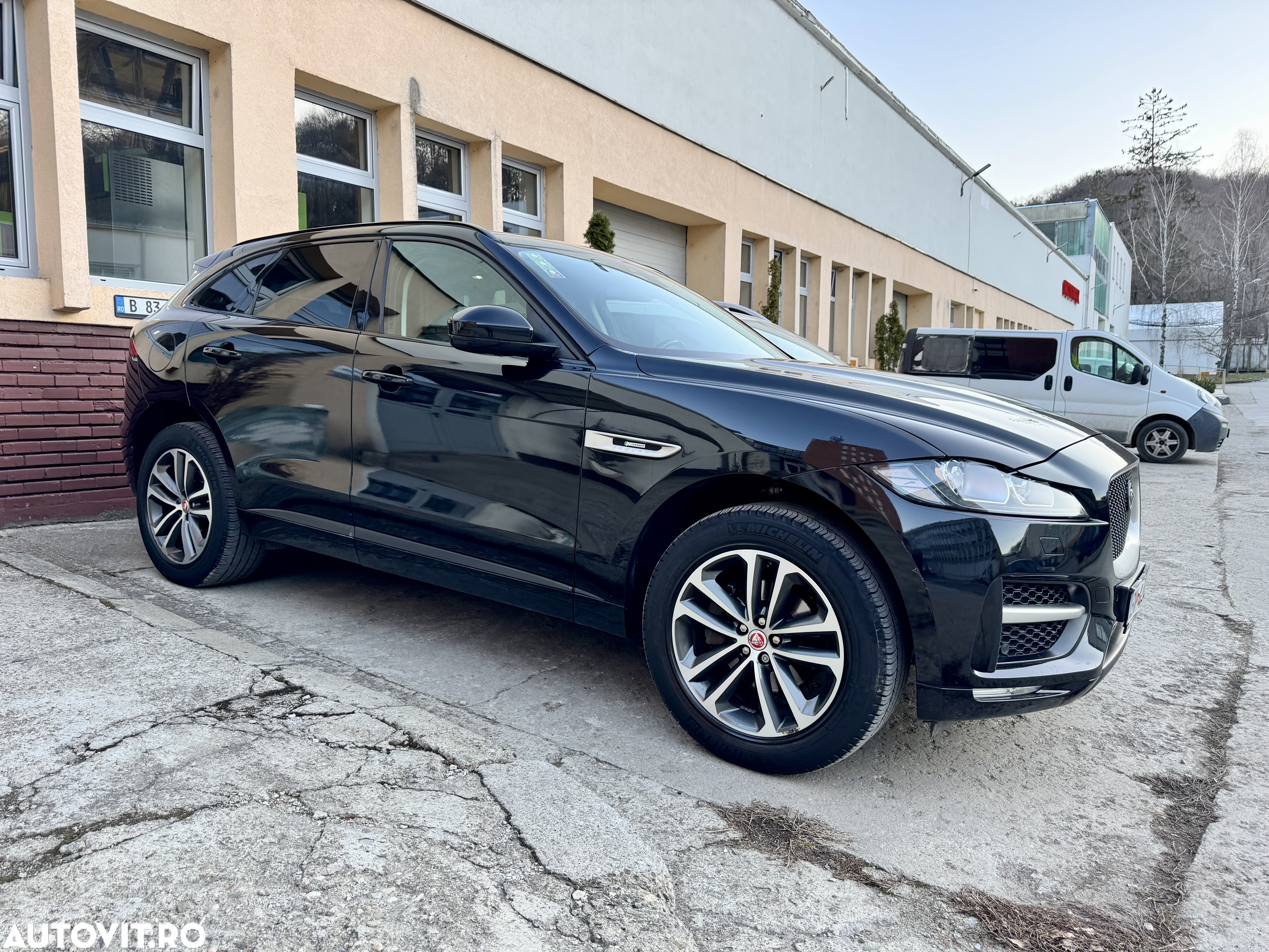 Jaguar F-Pace 20d AWD R-Sport - 33