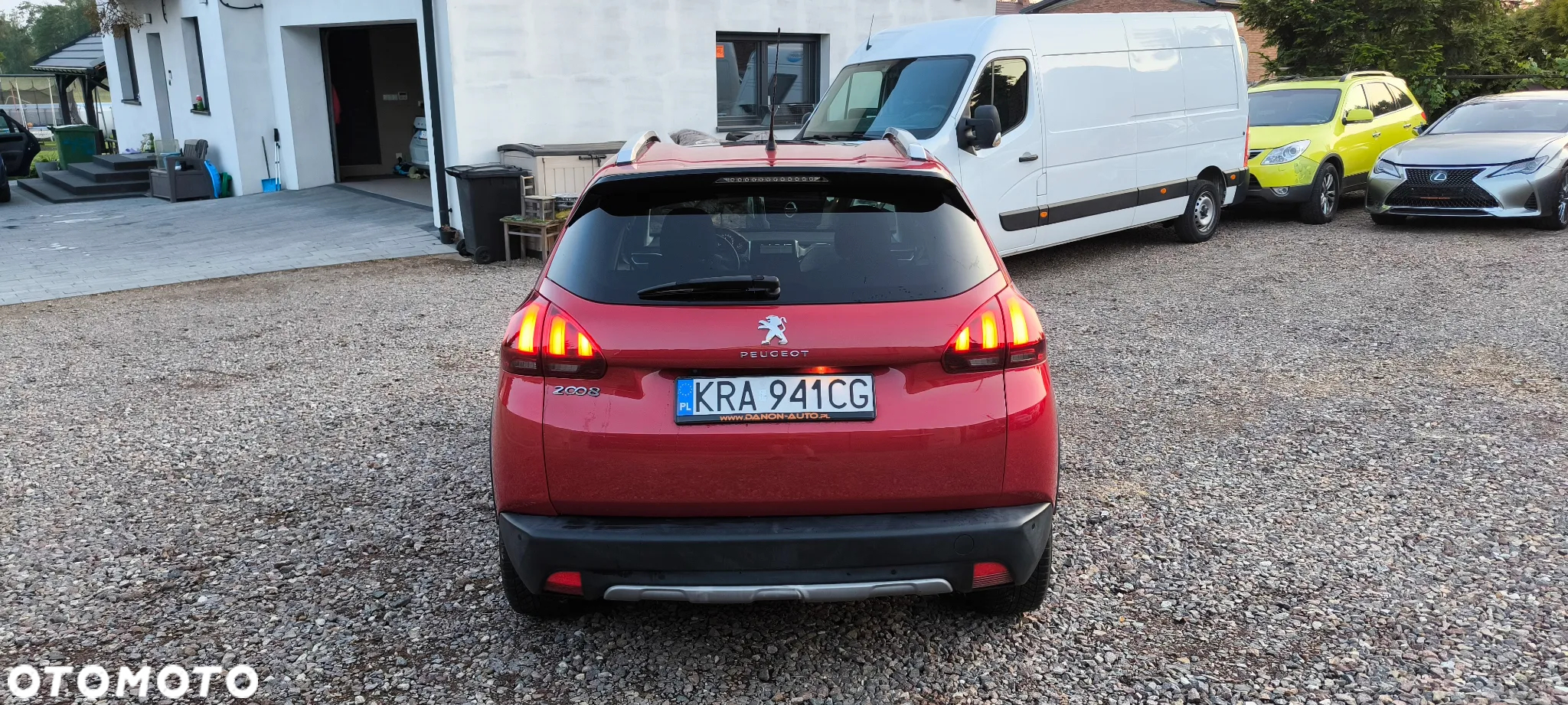 Peugeot 2008 - 8