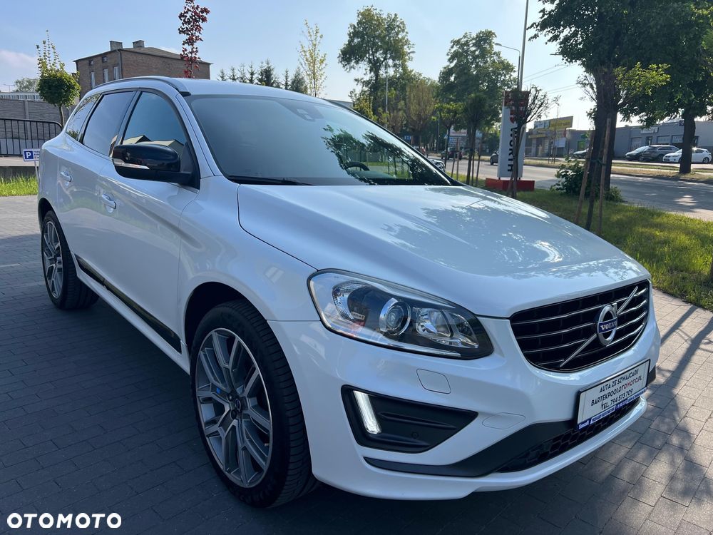 Volvo XC 60 D5 AWD R-Design Momentum - 8