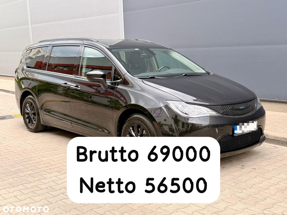 Chrysler Pacifica - 1