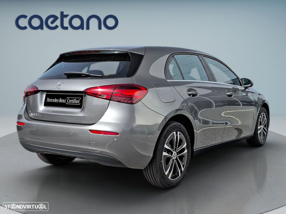Mercedes-Benz A 250 e — fotografia 8