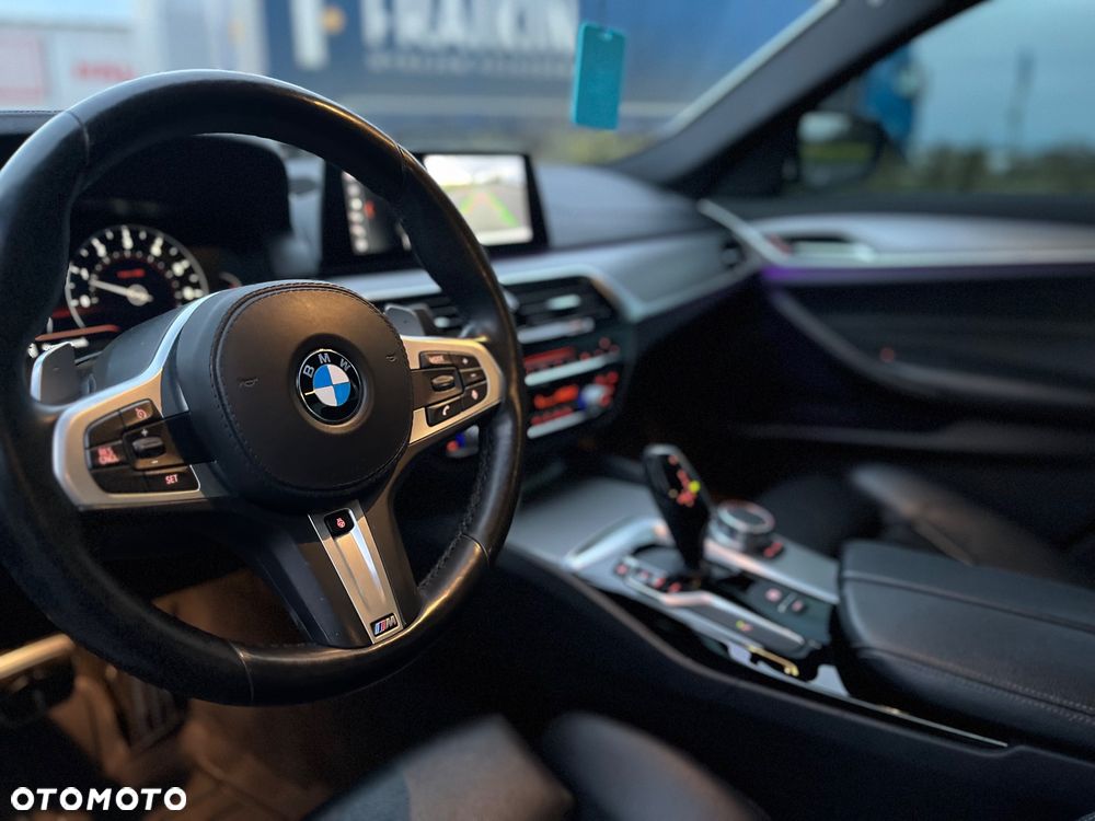 BMW Seria 5 530i xDrive M Sport sport - 13