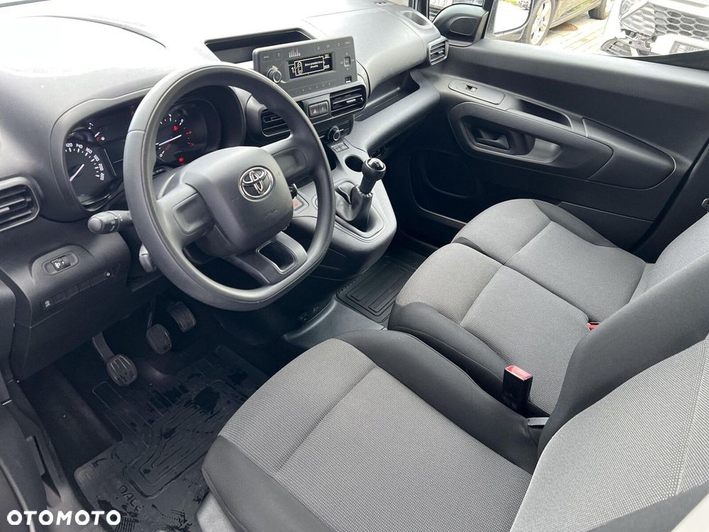 Toyota proace-city . - 9