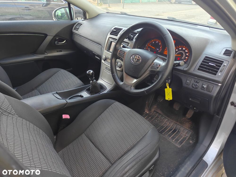 Toyota Avensis 2011 photo 5