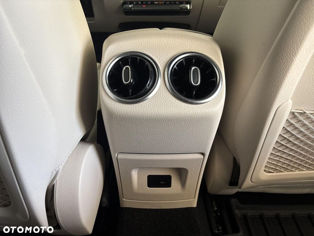 Mercedes-Benz CLA - 23