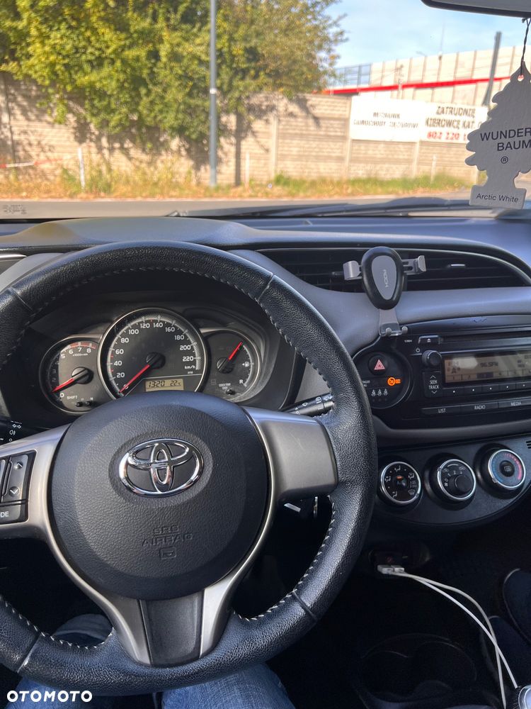 Toyota Yaris - 12