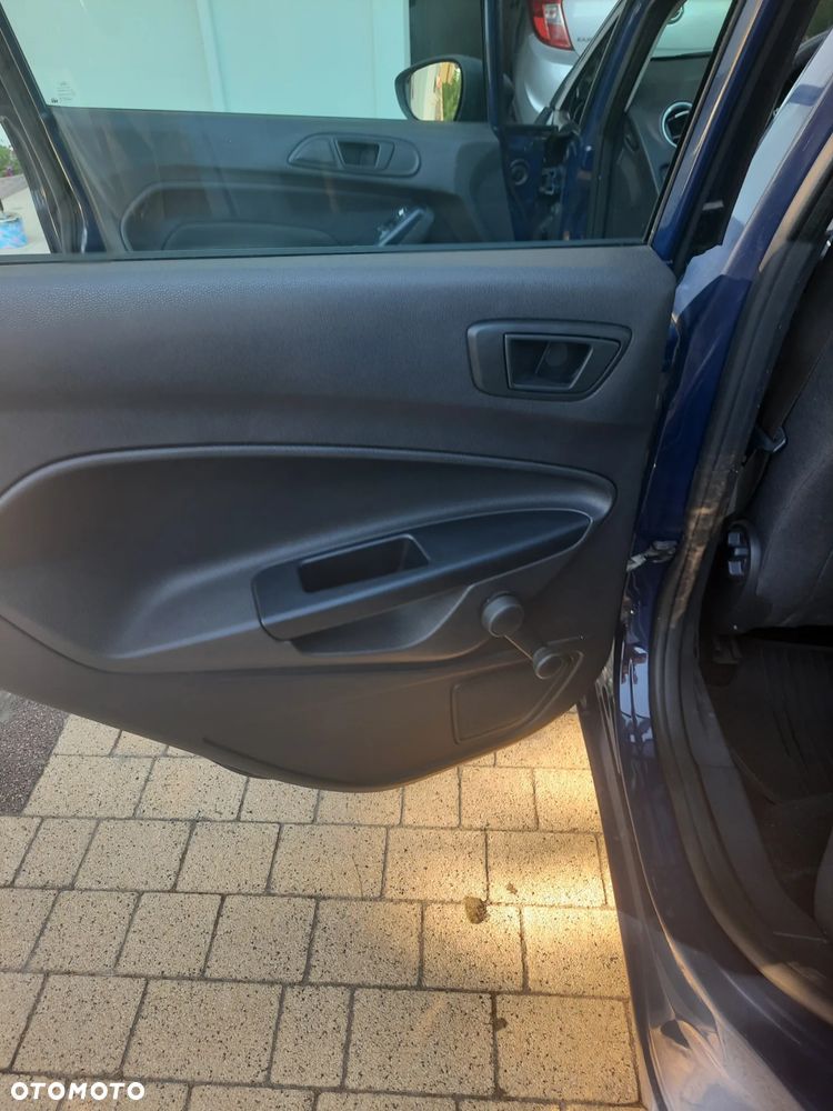 Ford Fiesta 1.25 Ambiente - 17