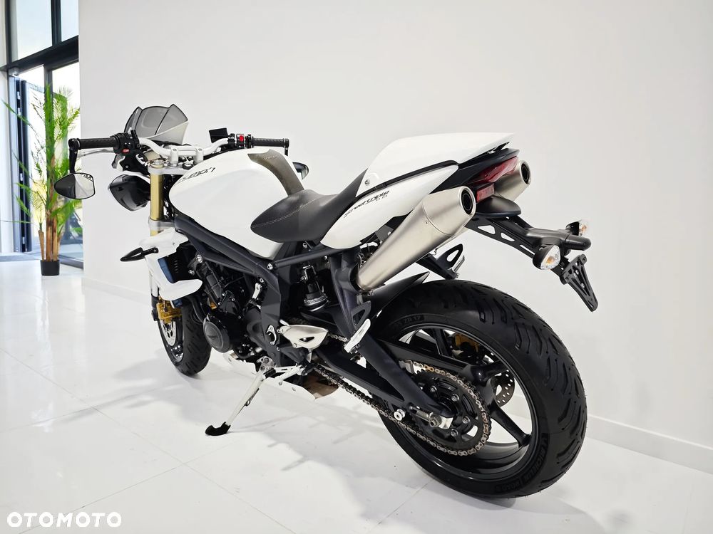 Triumph Street Triple - 21