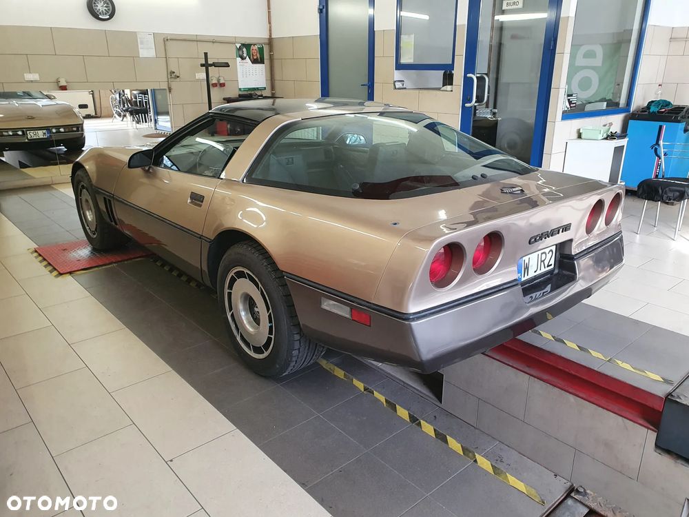 Chevrolet Corvette - 3