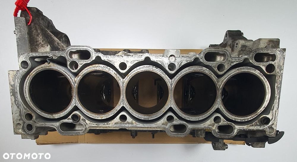 BLOK SILNIKA VOLVO XC90 XC70 V70 S80 XC60 2.4 D5 30677367 - 7