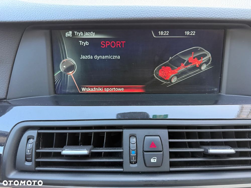 BMW Seria 5 525d Sport-Aut Luxury Line - 34