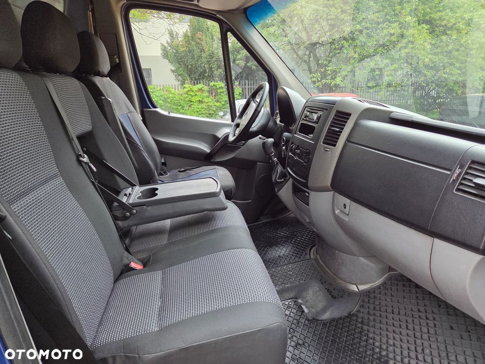 Mercedes-Benz Sprinter 319 - 8