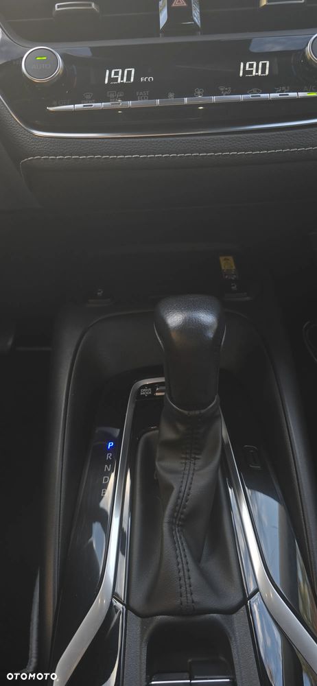 Toyota Corolla 1.8 Hybrid Comfort - 34