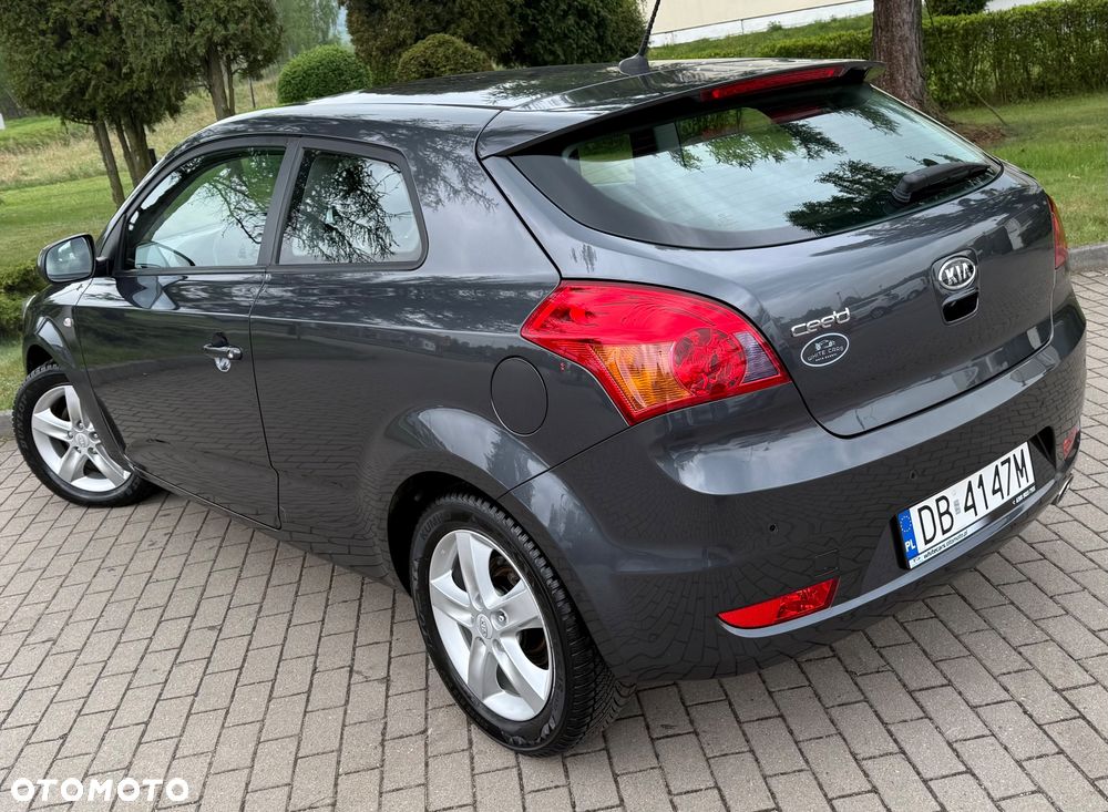 Kia Ceed 1.4 CVVT Dream Team Edition - 27