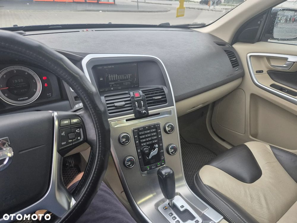 Volvo XC 60 D4 AWD Geartronic Summum - 11