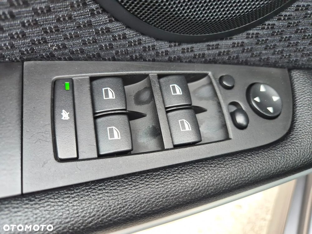 BMW Seria 3 318i Edition Exclusive - 21