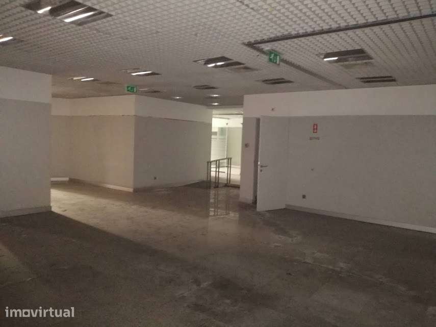 Loja com 406 m², excelente localização da Rua Rodrigo da Fonseca - Grande imagem: 3/21