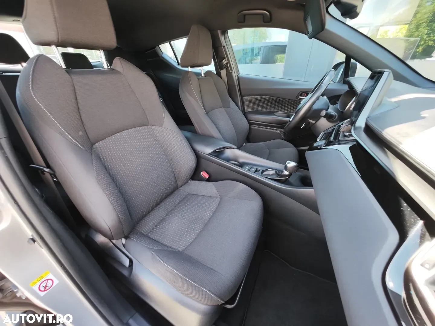 Toyota C-HR 1.8 Hybrid Business Edition - 24