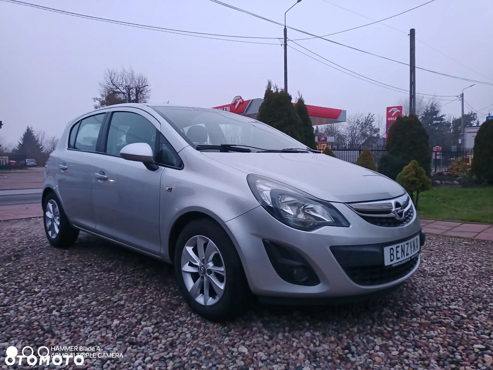 Opel Corsa 1.2 16V Cosmo - 3