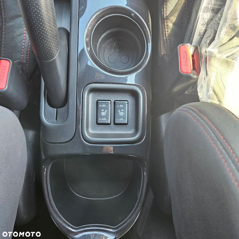 Nissan Juke 1.6 DIG-T Nismo RS 4WD Xtronic - 36