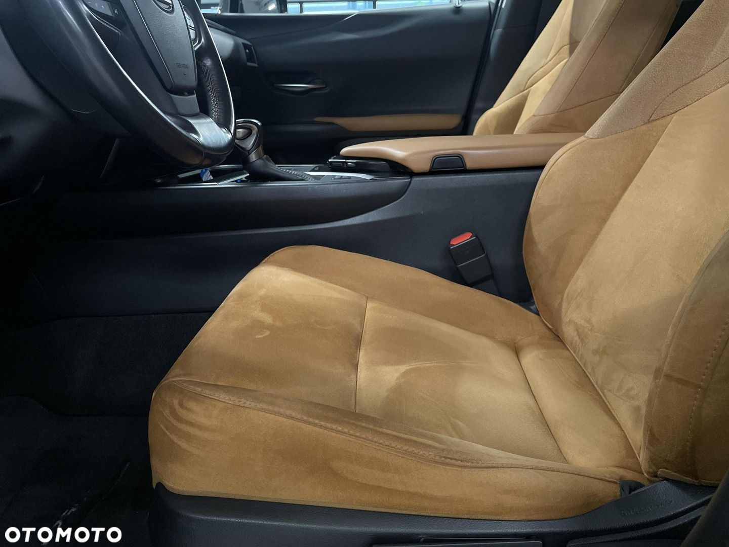 Lexus UX - 9