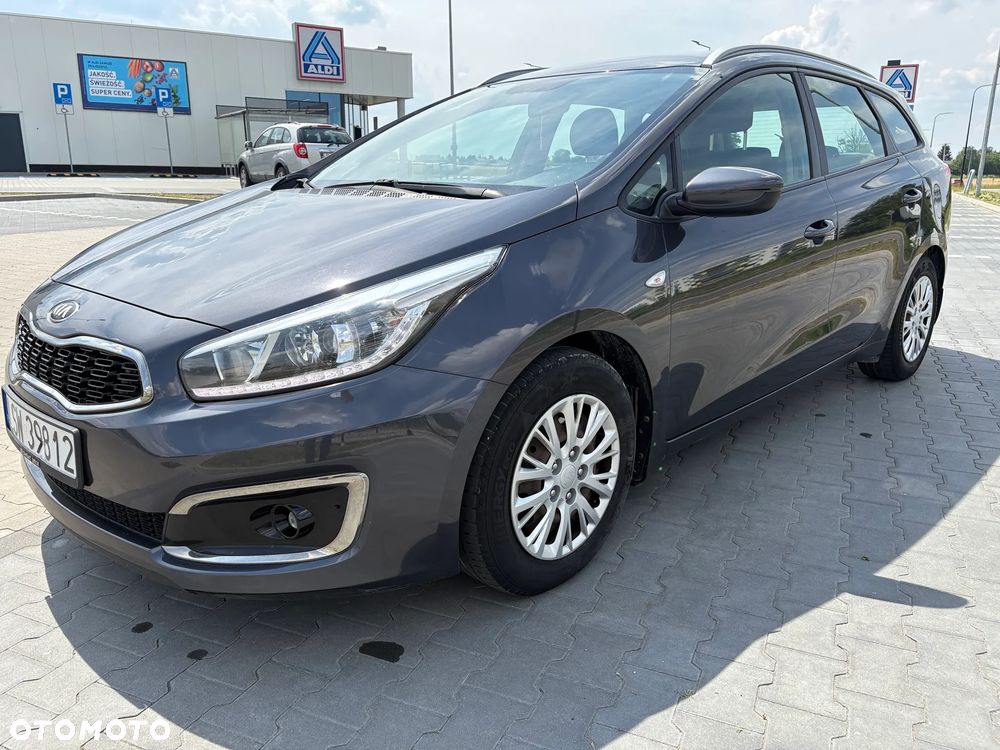 Kia Ceed 1.4 L - 8
