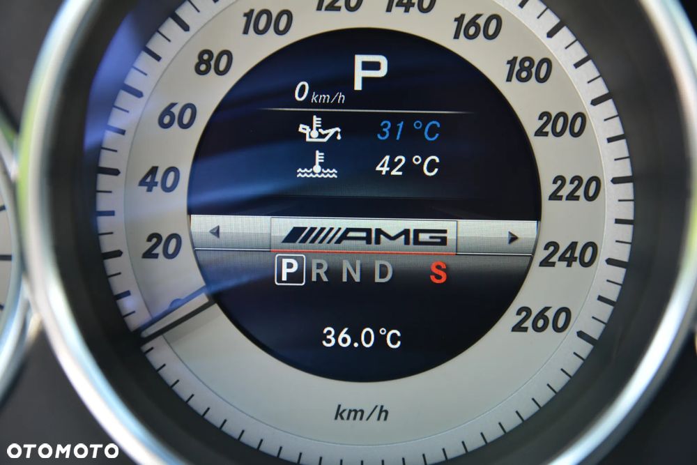 Mercedes-Benz CLS 350 CDI 4-Matic BlueEff - 26