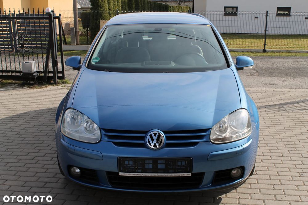 Volkswagen Golf - 1