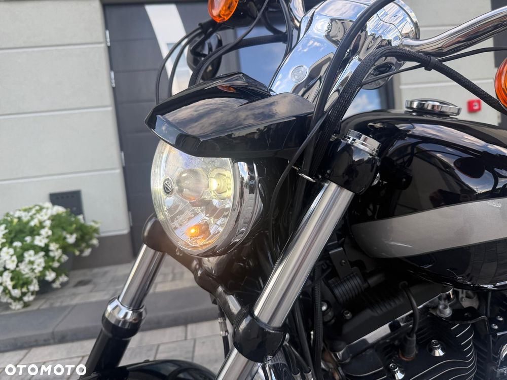 Harley-Davidson Sportster Custom 1200C - 12