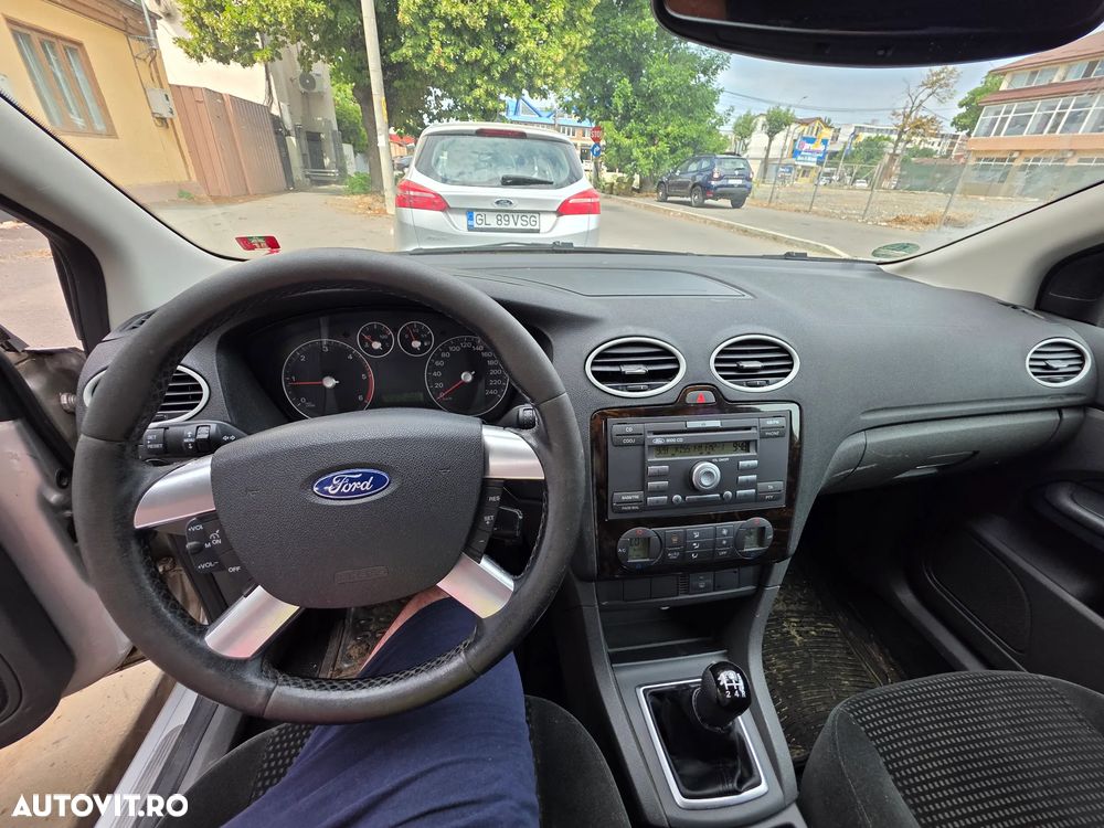 Ford Focus 1.6 TDCi Ghia - 9