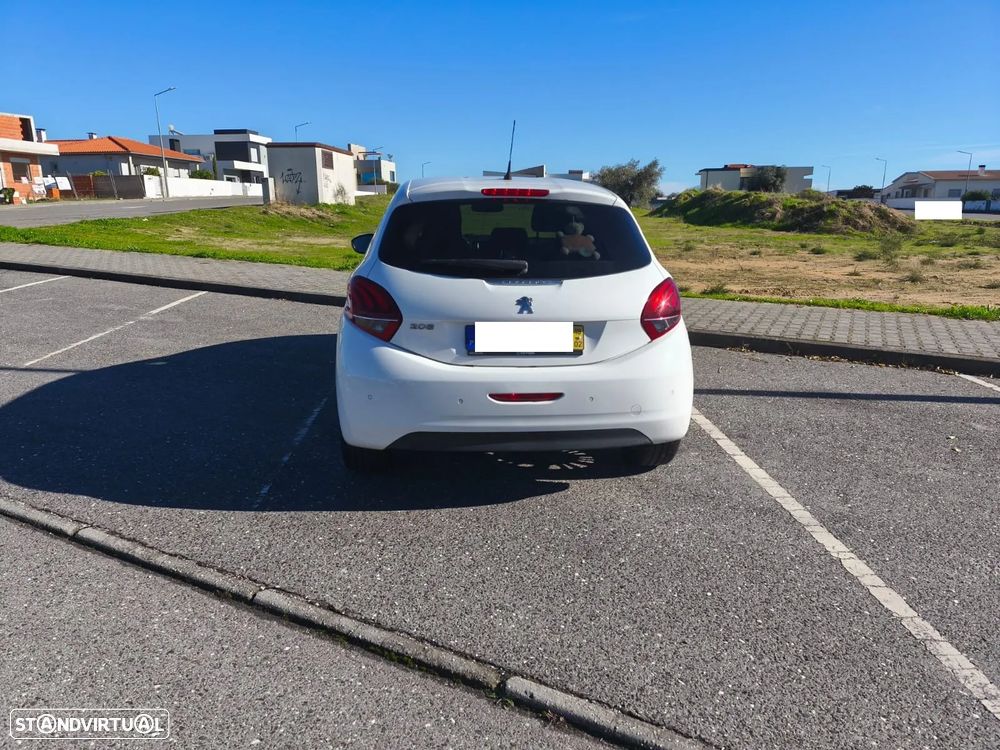 Peugeot 208 1.2 PureTech Signature - 4