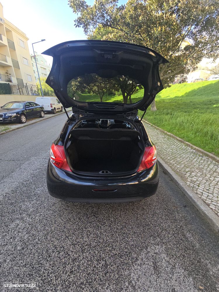 Peugeot 208 1.4 VTi Allure - 26