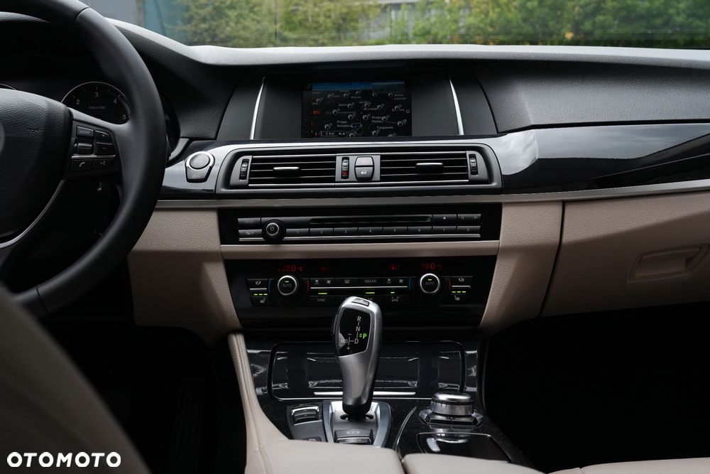 BMW Seria 5 518d - 21