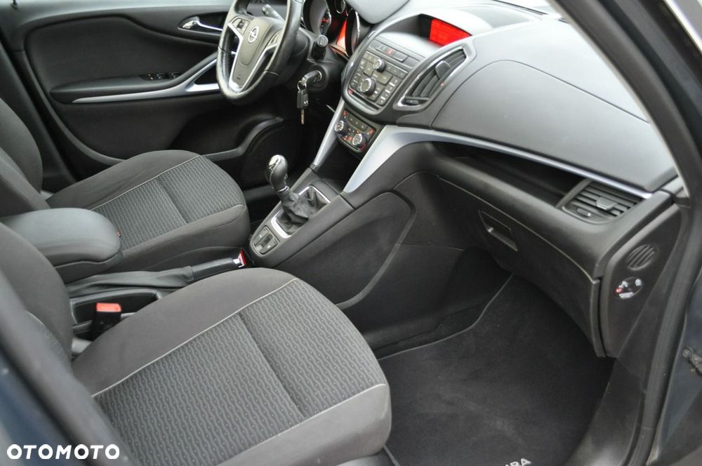 Opel Zafira Tourer 1.4 Turbo drive - 27