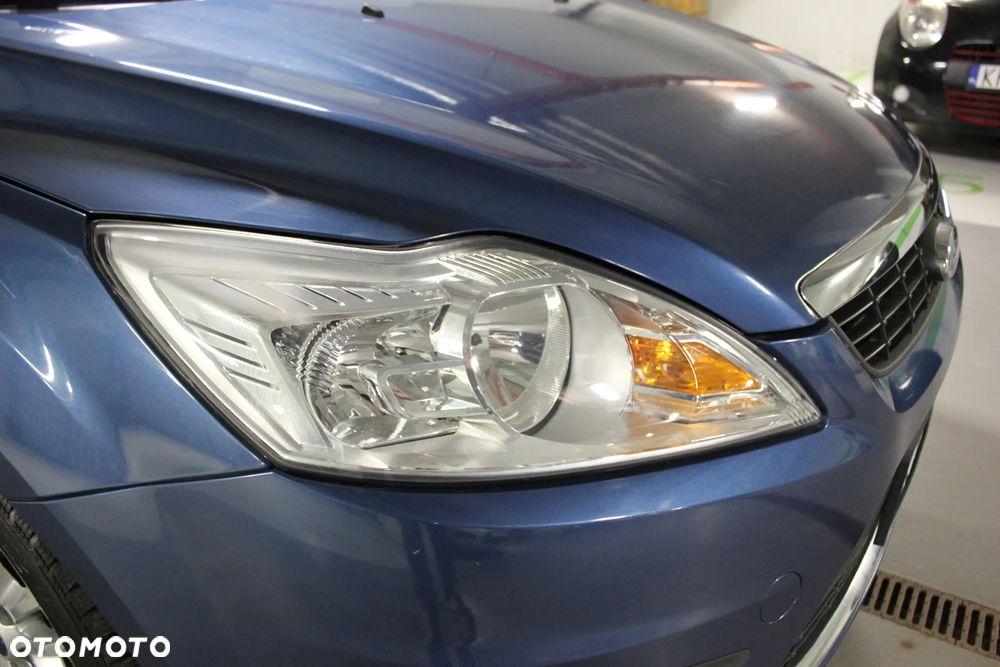 Ford Focus 2.0 Ghia - 31