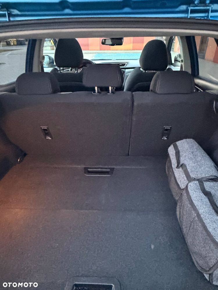 Nissan Qashqai 1.5 dCi N-Connecta - 26