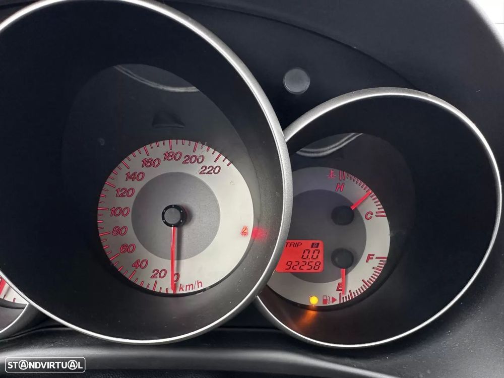 Mazda 3 Hatchback MZ-CD 1.6 Exclusive - 19