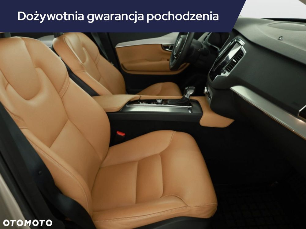 Volvo XC 90 - 9