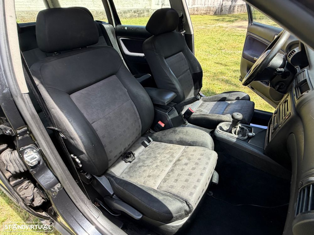 VW Passat Variant 1.9 TDi Confortline - 10