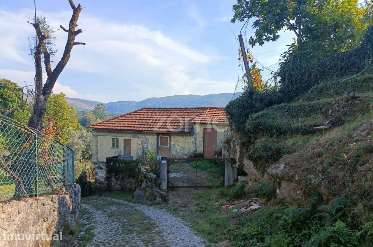 Moradia T1 para restauro em Rossas, Vieira do Minho - Grande imagem: 2/21