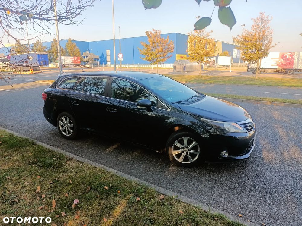 Toyota Avensis 2.0 D-4D Premium - 2