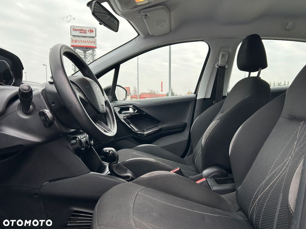 Peugeot 208 1.2 VTi Style - 10