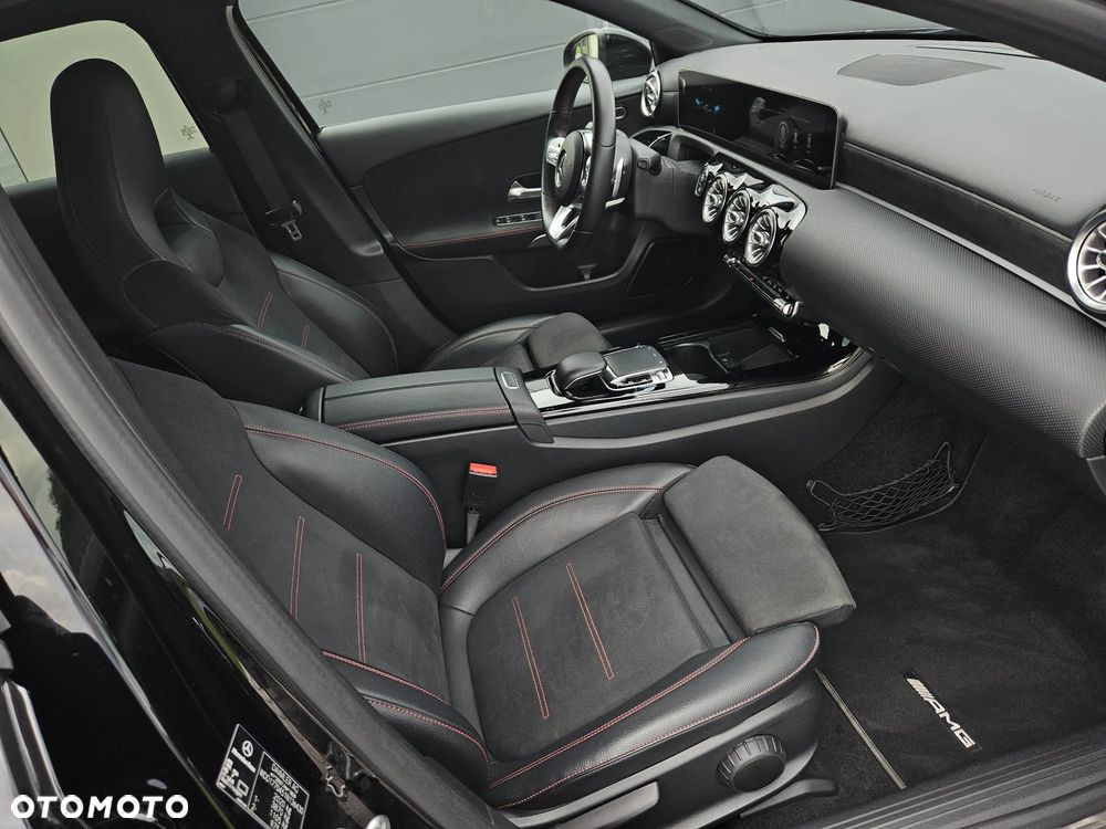 Mercedes-Benz Klasa A 220 4-Matic AMG Line 7G-DCT - 3