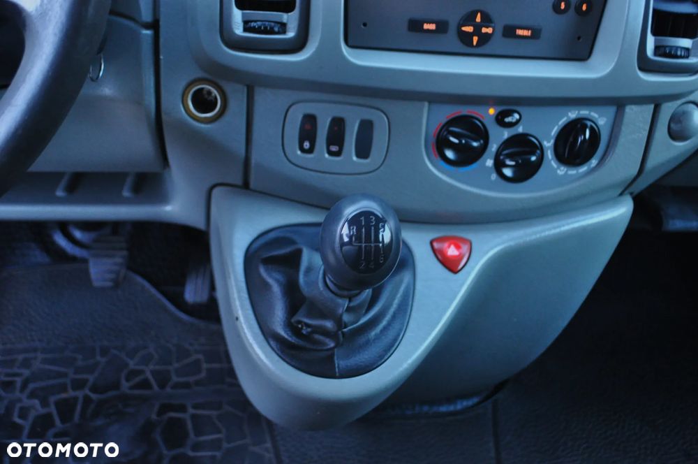 Opel VIVARO - 19