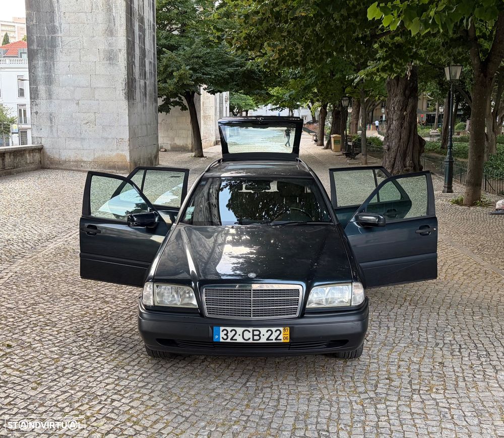 Mercedes-Benz C 220 D - 11