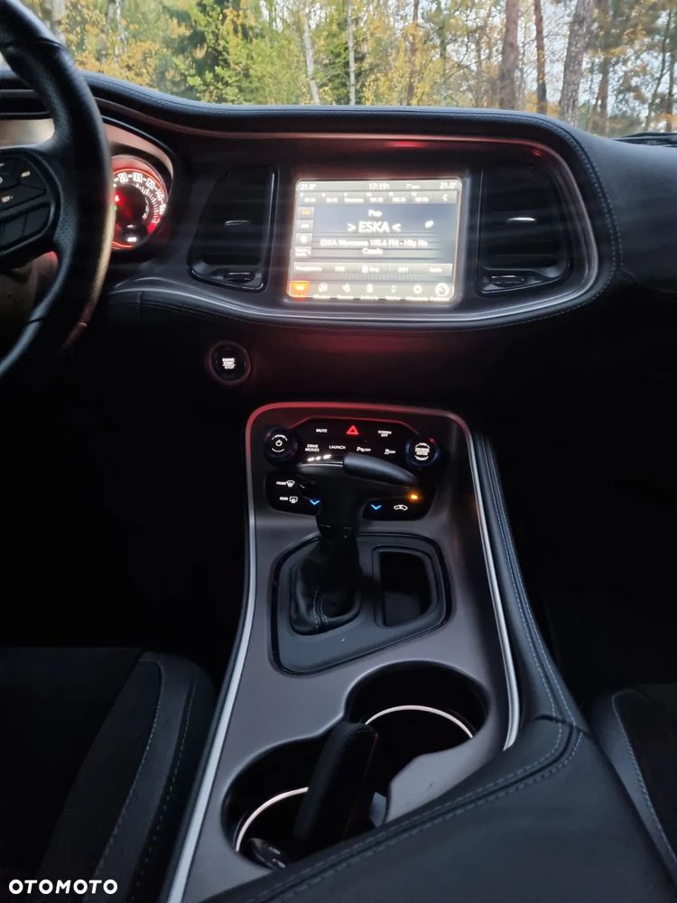 Dodge Challenger 6.4 Scat Pack - 17