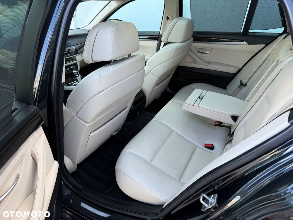 BMW Seria 5 525d Sport-Aut - 20